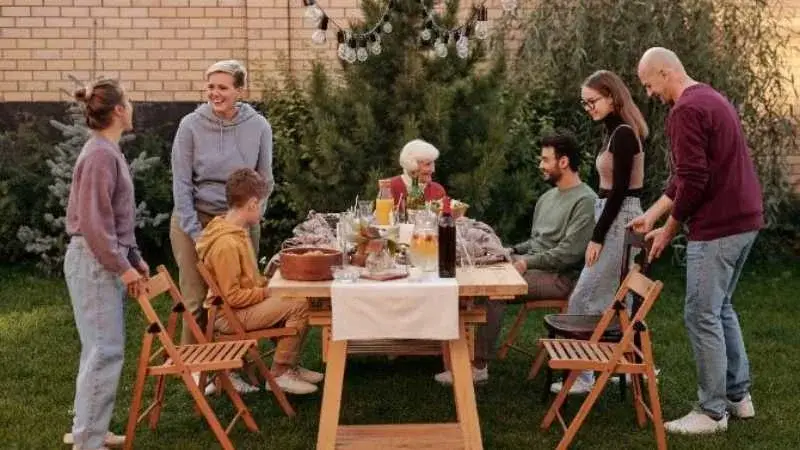 آداب غذا و مهمان‌نوازی